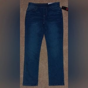 NWT Women's Croft & Barrow Mid Rise Relaxed Pull-On Girlfriend Jeans.